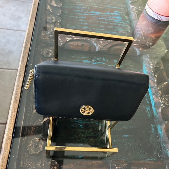 Tory Burch Black Leather Continental Ziparound Wallet GS - Picture 1 of 4